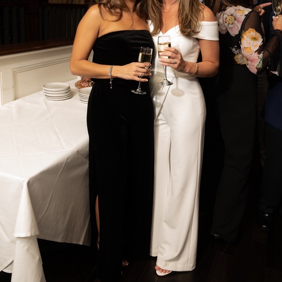 Elegant White Off-Shoulder Jumpsuit - Picture 3 of 6